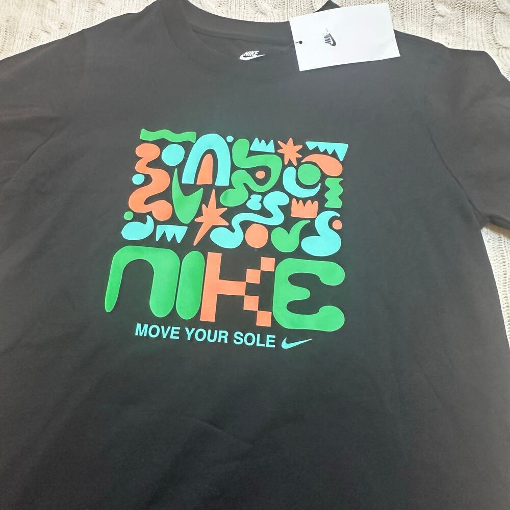 NEW Nike Short Sleeve Graphic Tee sz M - Picture 4 of 4